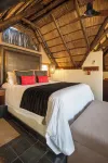 Tshukudu Bush Lodge - Parking