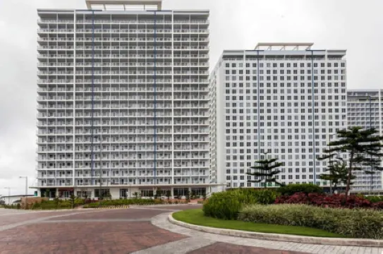 Blowing in the Wind - Lake View Apartments