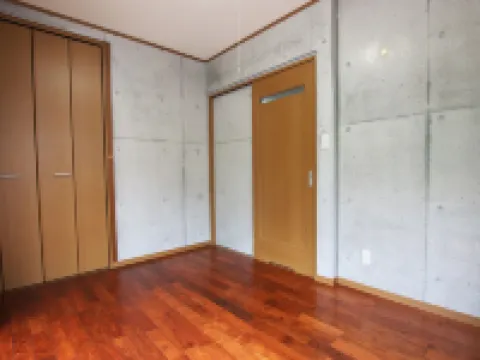 Tida Gesashi Hoteles en Higashi