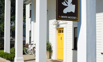 White Moose Inn