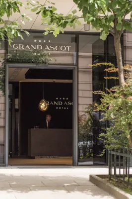 Grand Ascot Hotel โรงแรมใน