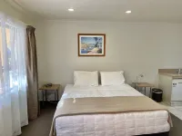 Hobson's Choice Motel - Pools