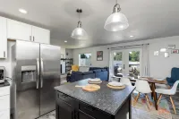 Twin Oaks Retreat by Avantstay Mins to Freeland - Country Houses