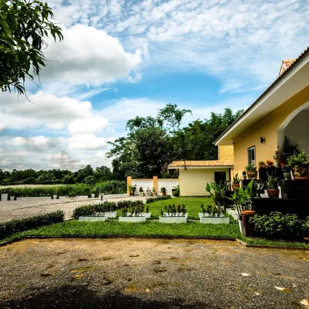 Nok Resort & Hotel