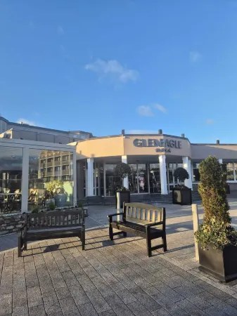 The Gleneagle Hotel & Apartments