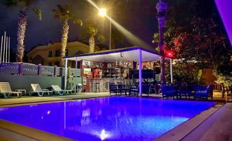 El Latino Otel