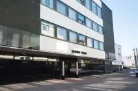 سكانديك بولار Hotels near Arctic Circle Snowmobile park