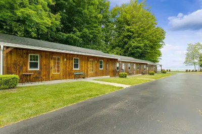 Lakeview on the Lake Hotels in 