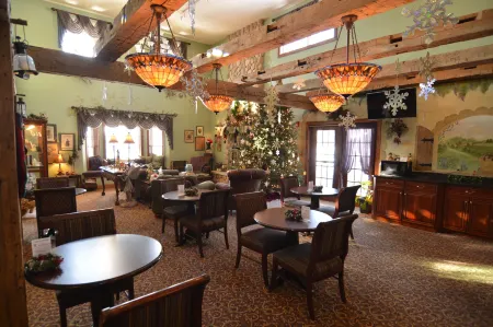 Hearthstone Inn & Suites Отели в г. Ксениа