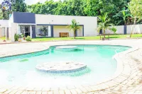 Highlands Lodges & Apartments - Yüzme Havuzu