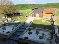La Pause en Bugey فنادق في Maillat