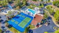 The Links Golf & Racquet Club - parcheggio