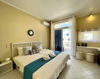 Albufeira Sunset with Pool by Homing Hotels in Albufeira Centro