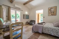 Mas la Cheneraie Hotels in Lourmarin