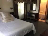 Roysam Lodge Hotels in Simonga