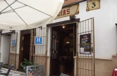 Hotel Hermanos Macias