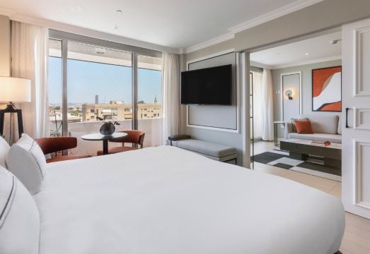 3. 더 레벨 앳 멜..