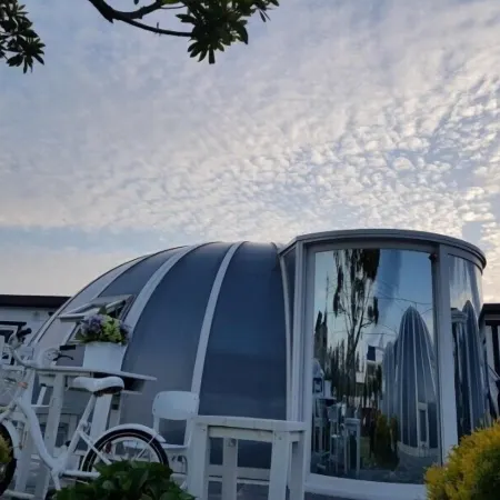 Jeju Igloo Pension Отели рядом с достопримечательностью «Пляж Джимйонг»