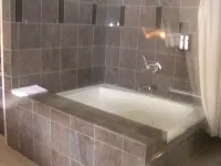 Discovery Inn Hotels in Hayward