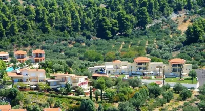 Kelyfos Hotel Hotels near Camping Marmaras