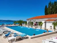 Camping Almissa Hotels in Omiš