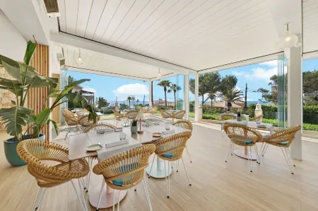 Hotel Villa Chiquita - Adults Only - over 12 Отели в г. S'Estanyol