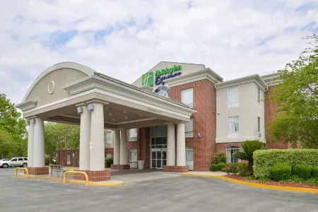 Holiday Inn Express & Suites Lafayette Отели в г. Лафайетт