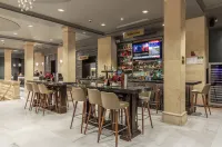 One King West Hotel and Residence - bar