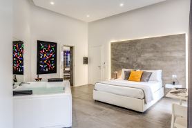 Gallery Suite Naples