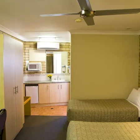 Starlight Motor Inn