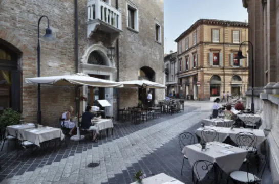 Ravenna’s Mosaic Magic: A Guide to the City’s Most Historic Luxury Hotels