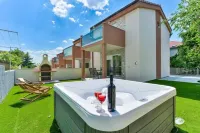 Cascade Villas with Private Garden and Jacuzzi Hotels in Starigrad