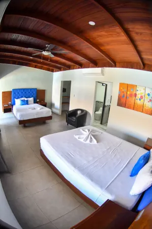 Republik Hotel, Bistro and Nightclub on Site