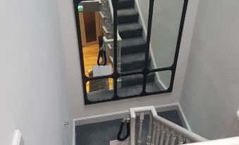 Lil's Bar and Bistro