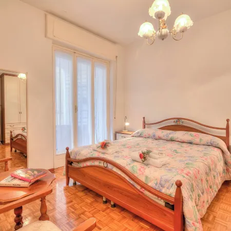 Casa Letizia Few Min from Sea Outdoor Dining for 4 - Happy Rentals
