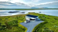 Austurey Lakefront Villa -  case vacanza in affitto