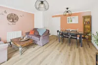 Host Stay Clearwell Gardens