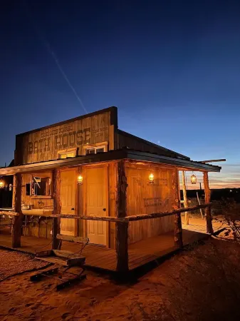 Glamp Tent b w Zion & Bryce Outdoor Shower & Wifi