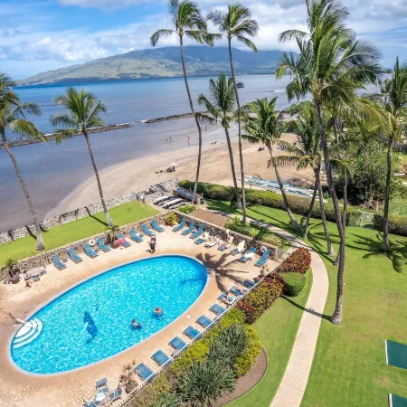 Upscale Oceanfront Penthouse Vistas
