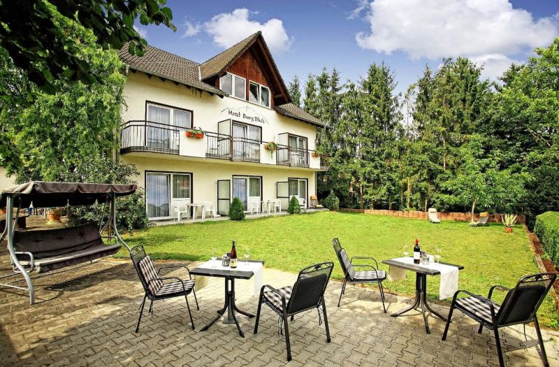 Land-Gut-Hotel BurgBlick