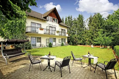 Land-Gut-Hotel BurgBlick فنادق في Bad Sobernheim