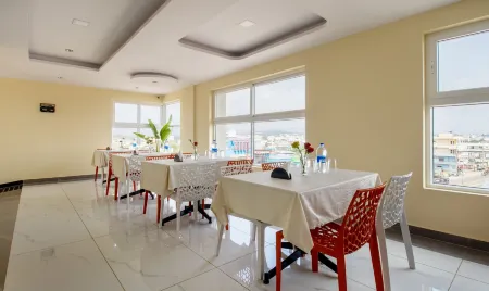 Treebo Jaguar Comforts, 3 Kms from Mahatma Gandhi Park