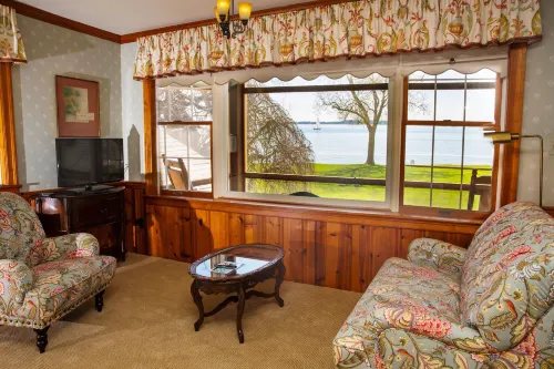 Sandaway Suites & Beach - Homestays