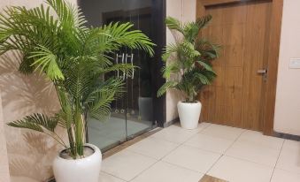 The Aura Grand