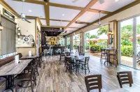 1043 Plantation Lane