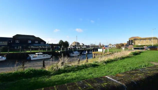 Tilling View with Private Parking