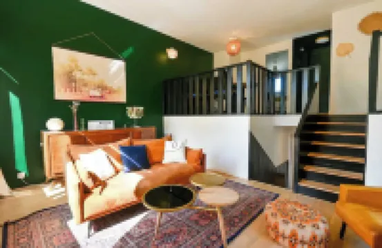 Elegant 2 Bedroom Triplex with Parking Honfleur