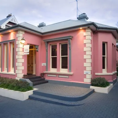 The Classic Villa Hotels near The Arts Centre