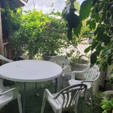 JO J's Hostel