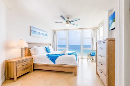 Beach Front Condo, Sea View, Beach Access, Balcony